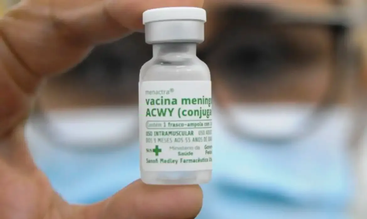 Prudente amplia vacina contra meningite em bebês com 12 meses