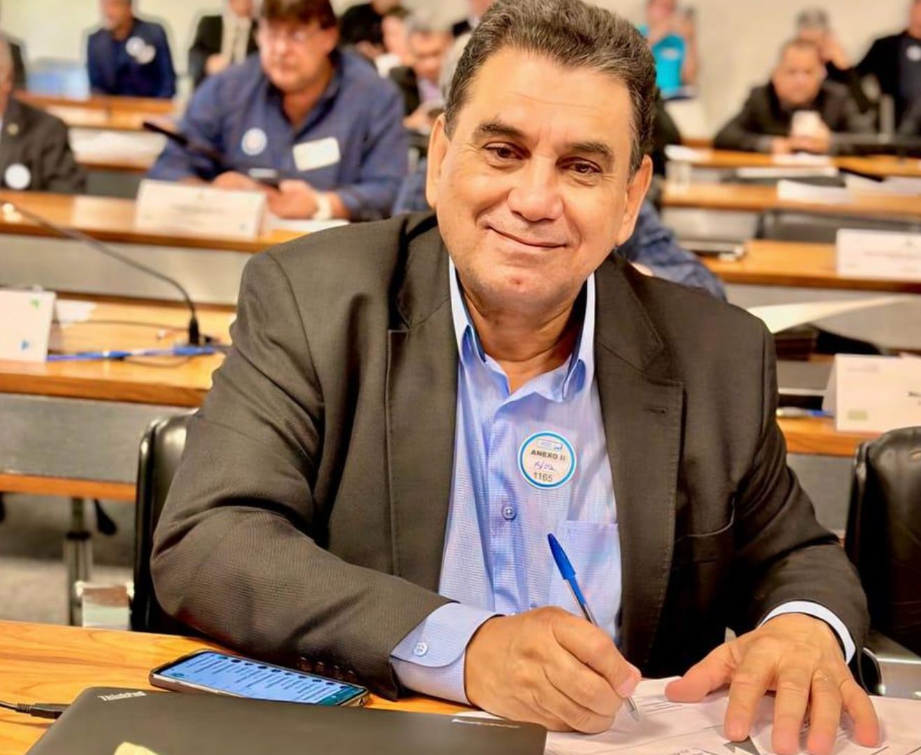 Izaque Silva pede reuniāo às pressas para frear possível cassaçāo