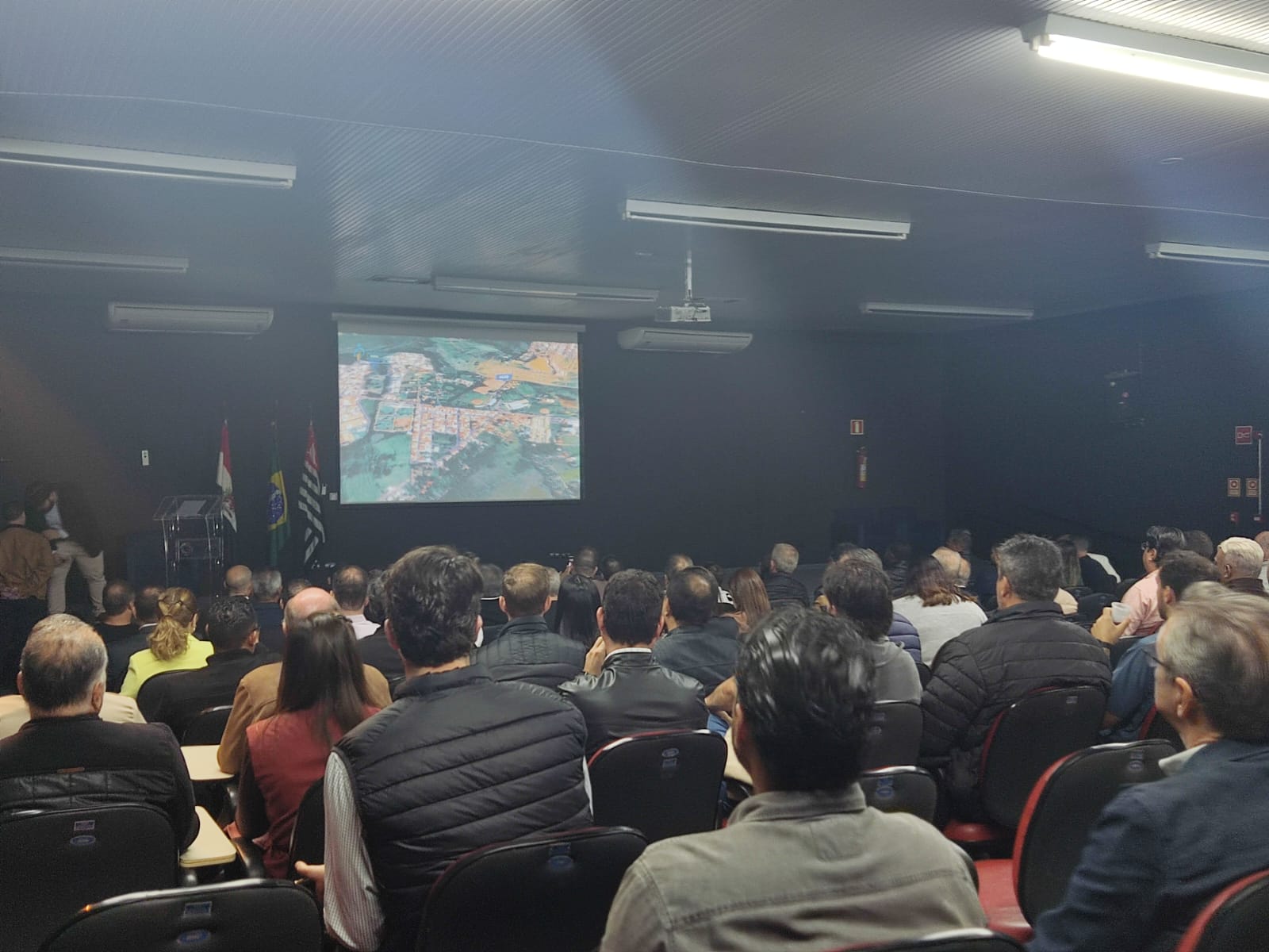 Prefeitura apresenta terrenos disponíveis para vendas em Julho
