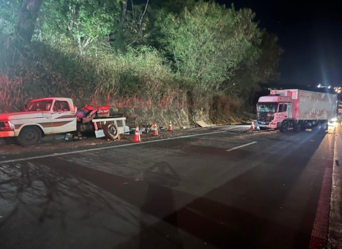 Acidente grave interdita rodovia por quatro horas em Prudente