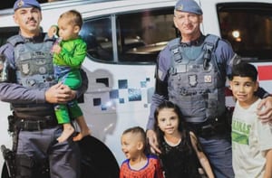 PM surpreende irmãos em festa de aniversário em Pirapozinho