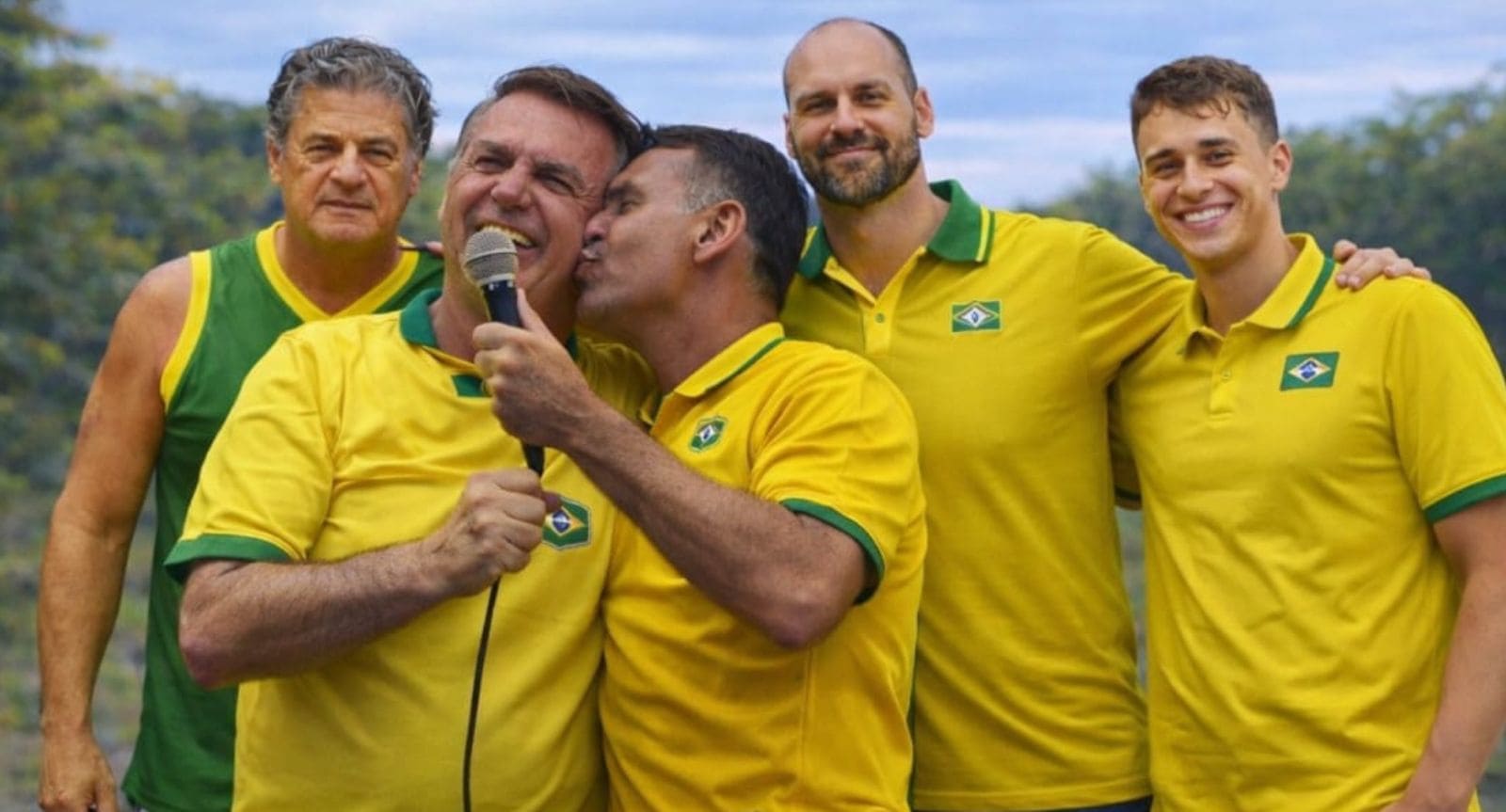 Mesmo distantes fisicamente, seguimos unidos pela liberdade do Brasil