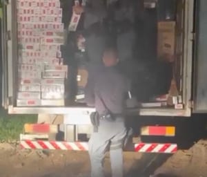 Carga milionária de cigarros ilegais é apreendida pela PM em Presidente Epitácio